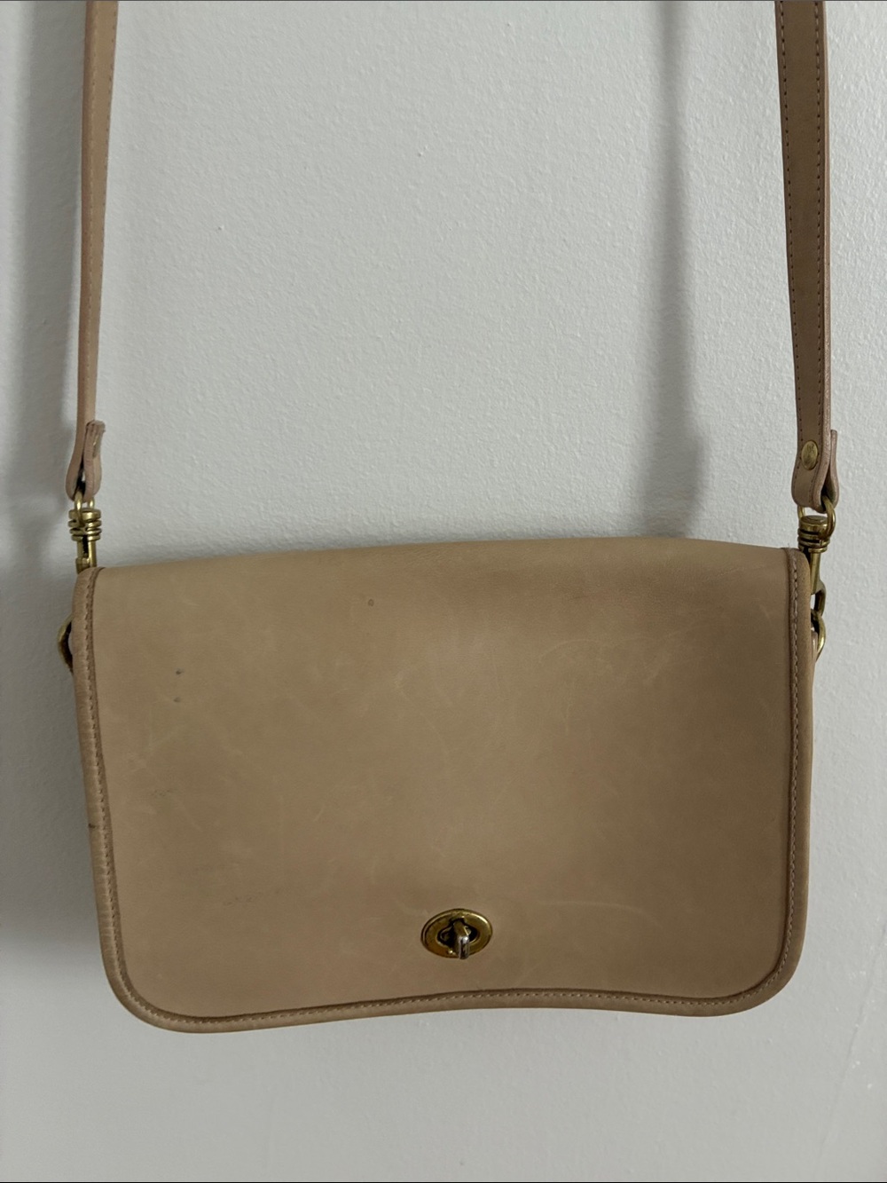 Vintage Tan Leather Crossbody Shoulder Bag